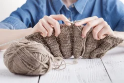 2 Pairs of Knitting Needles
