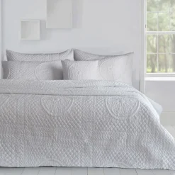 Belfort Embossed Pinsonic Bedspread Set White by Velosso