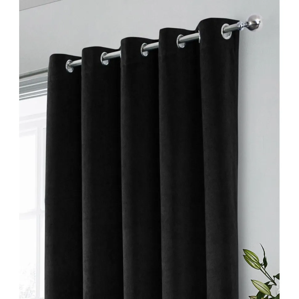 Hampton 100% Blackout Eyelet Curtains Black
