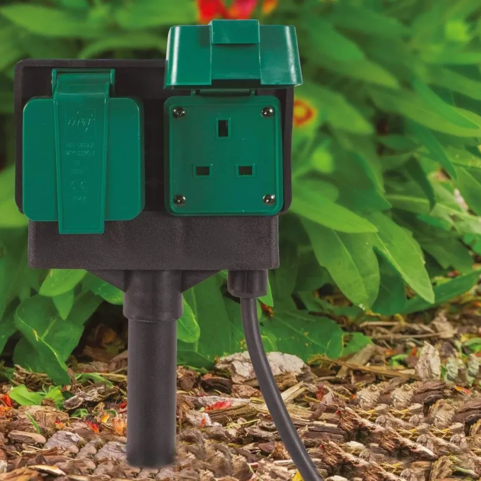 Twin Outdoor Sockets by GardenKraft